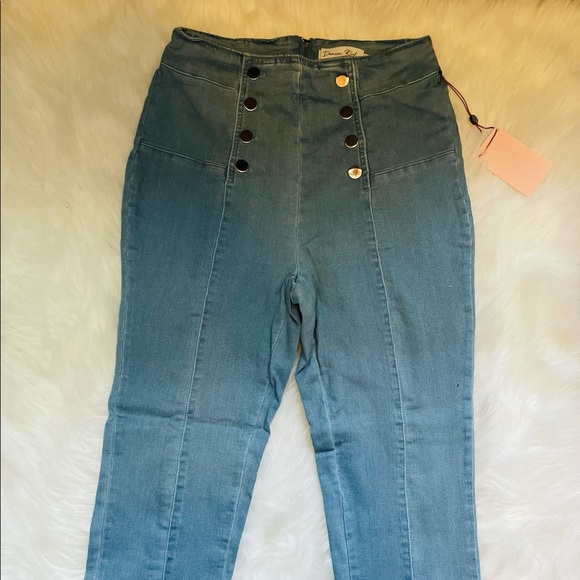 NEW TRENDY MEDIUM WASH DENIM WOMEN HIGH WAIST JEANS GOLD BUTTON DETAILS - Picture 7 of 9